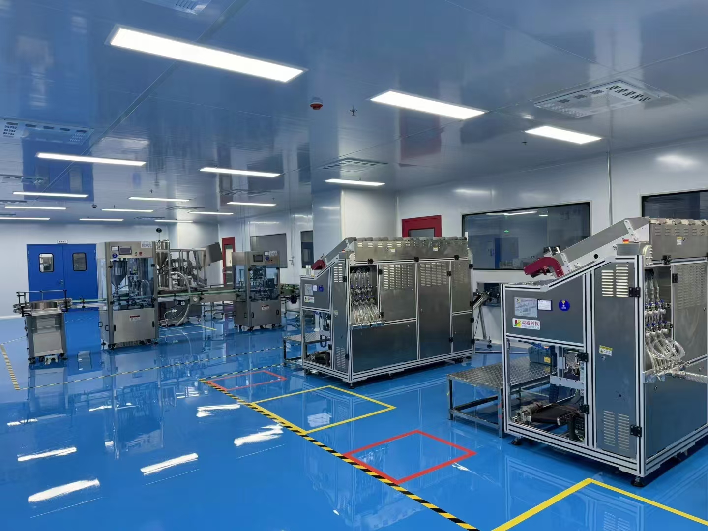 全自動(dòng)面膜灌裝機(jī)讓精華“零損耗”